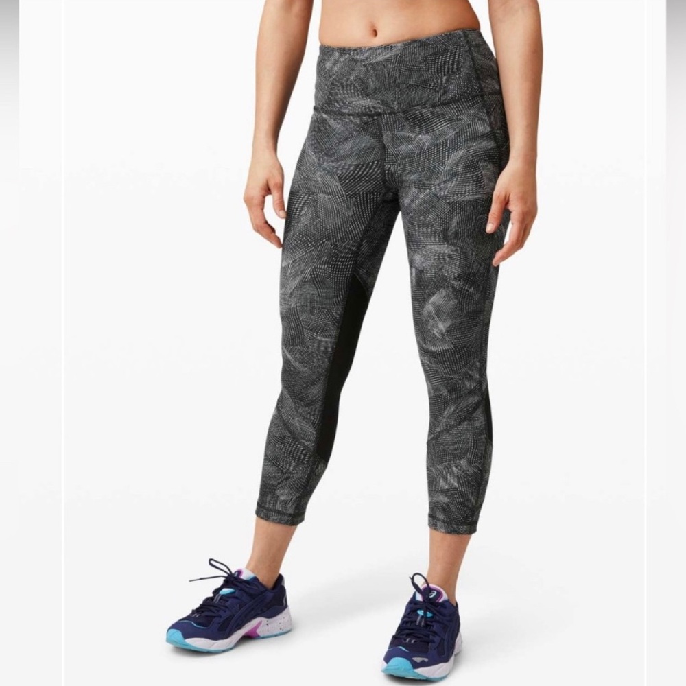 Lululemon Pace Rival High Rise Crop 22” - Sz 6 Velocity Mesh/Island Mist Black